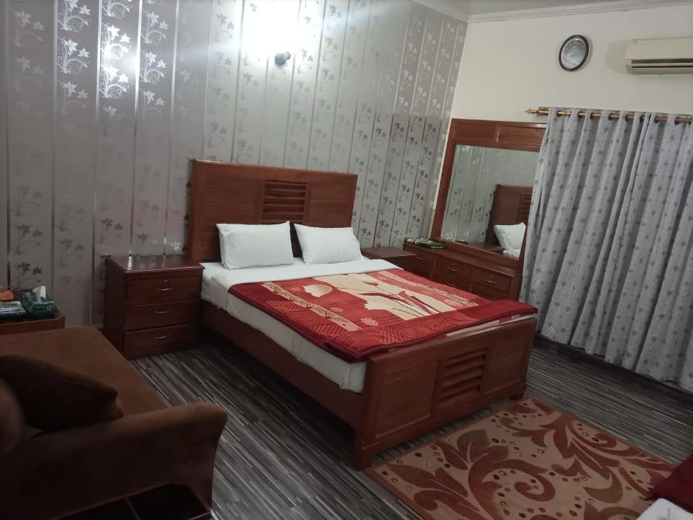 Alaf Laila Guest House Abbottabad Exterior foto